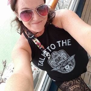 Meet your Posher, Tonia